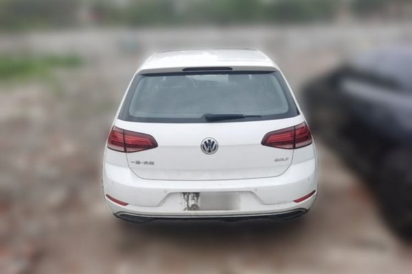 Volkswagen Golf 2018, 66600 км, за 10025 USD