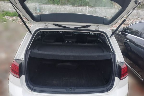 Volkswagen Golf 2018, 66600 км, за 10025 USD - фото 16