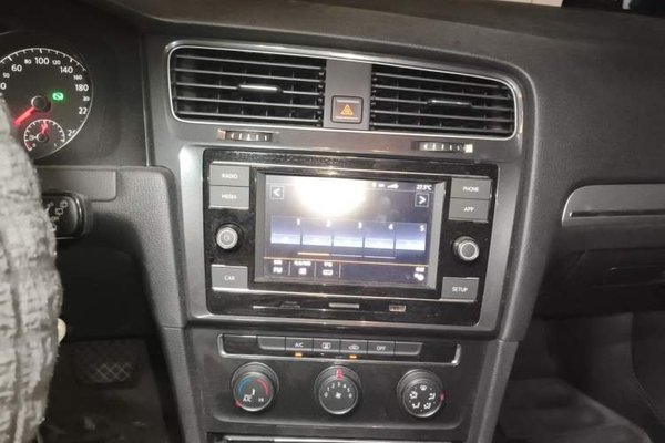 Volkswagen Golf 2018, 72300 км, за 7326 USD - фото 13