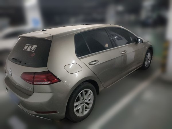 Volkswagen Golf 2019, 35100 км, за 10065 USD