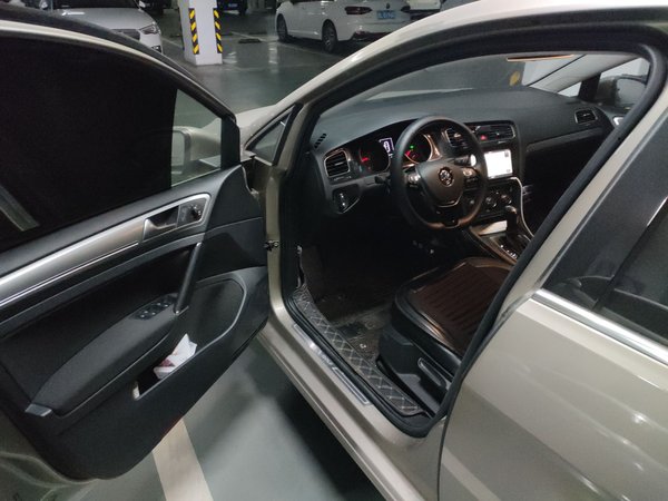 Volkswagen Golf 2019, 35100 км, за 10065 USD - фото 18