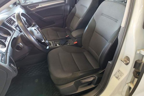 Volkswagen Golf 2019, 68500 км, за 10727 USD - фото 17