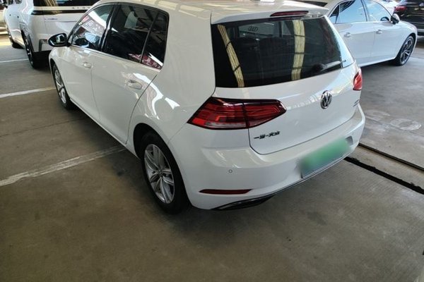 Volkswagen Golf 2019, 68500 км, за 10727 USD