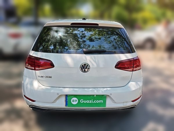 Volkswagen Golf 2019, 76200 км, за 11897 USD