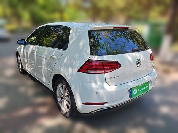 Volkswagen Golf 2019, 76200 км, за 11897 USD