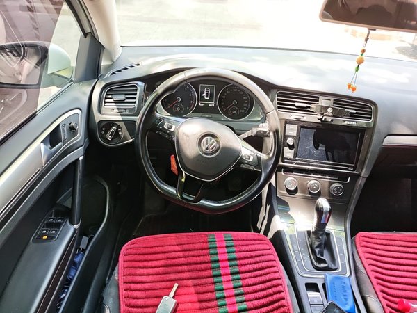 Volkswagen Golf 2019, 76200 км, за 11897 USD - фото 9