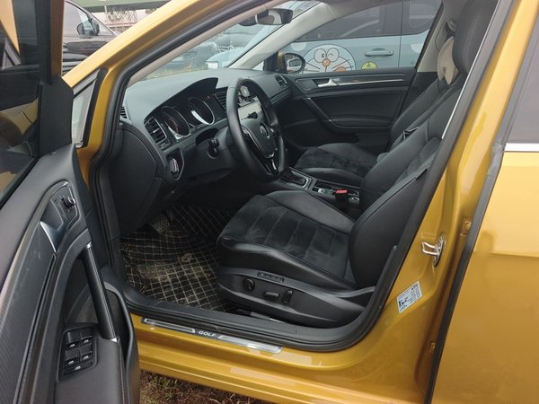 Volkswagen Golf 2019, 62100 км, за 10916 USD - фото 17