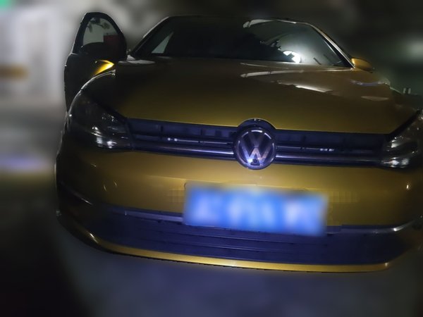 Volkswagen Golf 2019, 62100 км, за 10916 USD