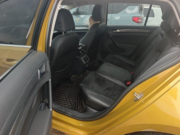 Volkswagen Golf 2019, 62100 км, за 10916 USD - фото 13