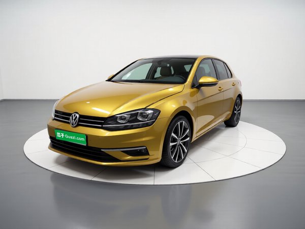 Volkswagen Golf 2019, 62100 км, за 10916 USD