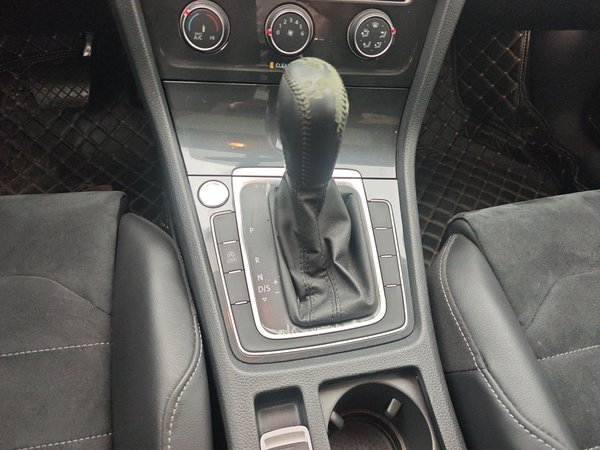 Volkswagen Golf 2019, 62100 км, за 10916 USD - фото 8