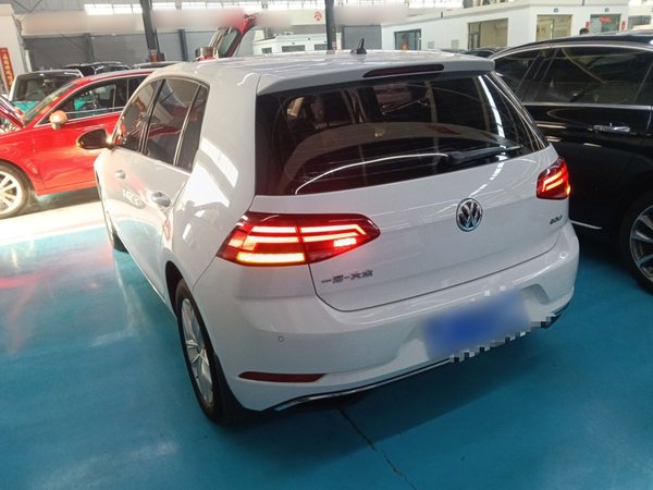 Volkswagen Golf 2019, 21400 км, за 11205 USD