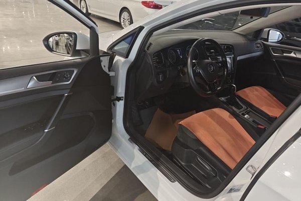 Volkswagen Golf 2019, 56200 км, за 9488 USD - фото 18