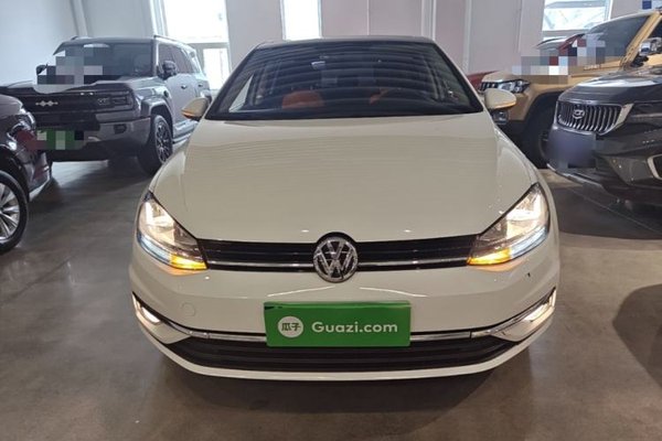 Volkswagen Golf 2019, 56200 км, за 9488 USD