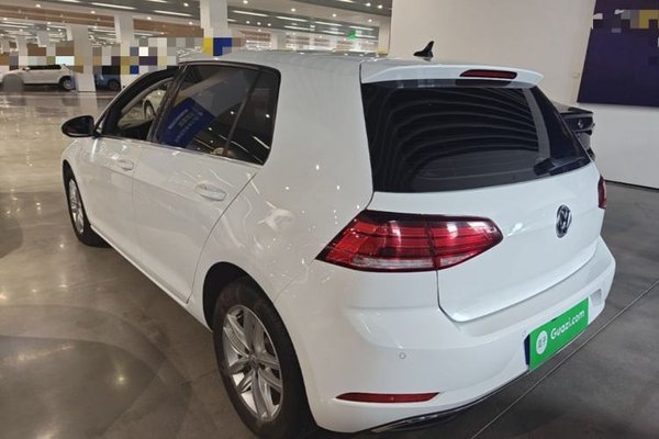 Volkswagen Golf 2019, 56200 км, за 9488 USD
