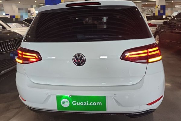 Volkswagen Golf 2019, 56200 км, за 9488 USD