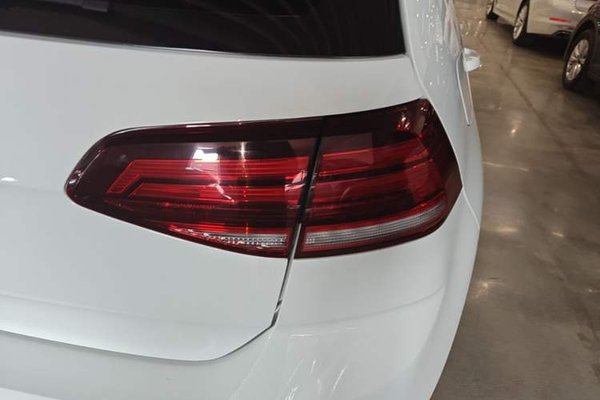 Volkswagen Golf 2019, 56200 км, за 9488 USD - фото 9