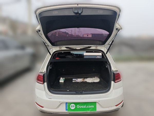 Volkswagen Golf 2020, 44100 км, за 11934 USD - фото 20