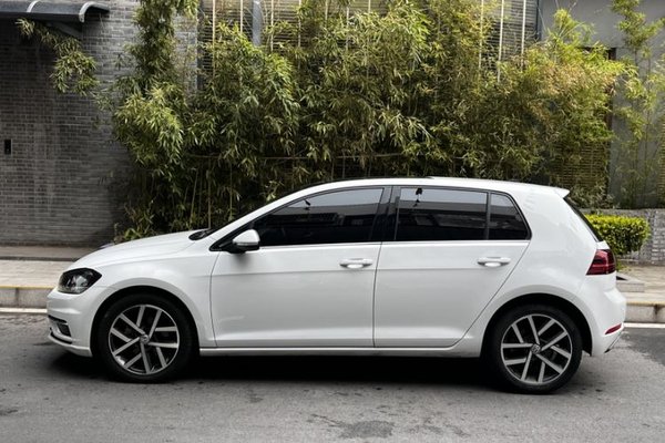 Volkswagen Golf 2020, 47600 км, за 12159 USD