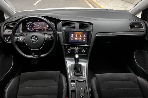 Volkswagen Golf 2020, 47600 км, за 12159 USD - фото 9