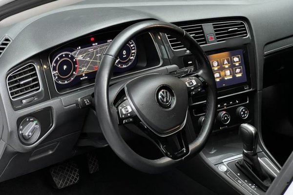 Volkswagen Golf 2020, 47600 км, за 12159 USD - фото 10