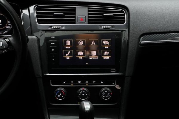 Volkswagen Golf 2020, 47600 км, за 12159 USD - фото 11