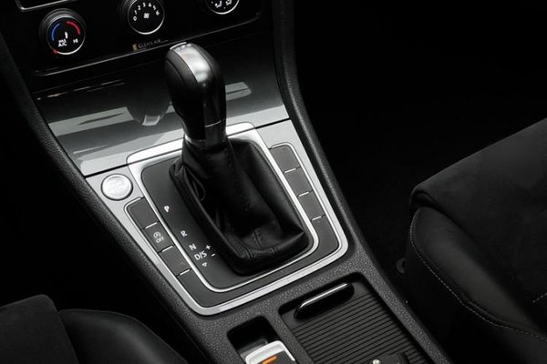 Volkswagen Golf 2020, 47600 км, за 12159 USD - фото 12