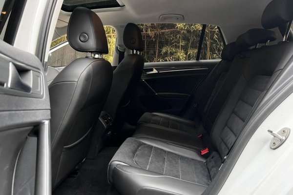 Volkswagen Golf 2020, 47600 км, за 12159 USD - фото 15