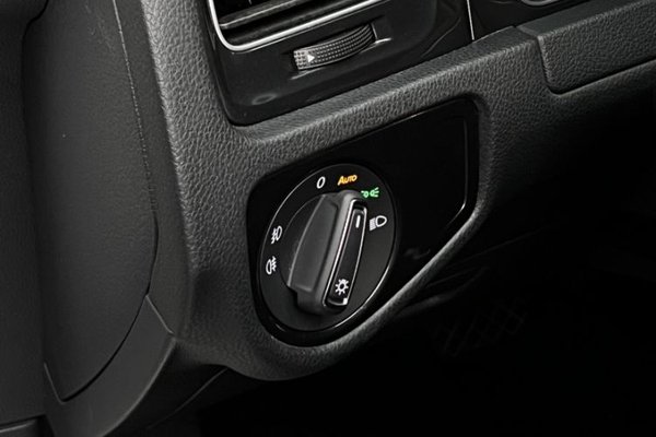 Volkswagen Golf 2020, 47600 км, за 12159 USD - фото 16