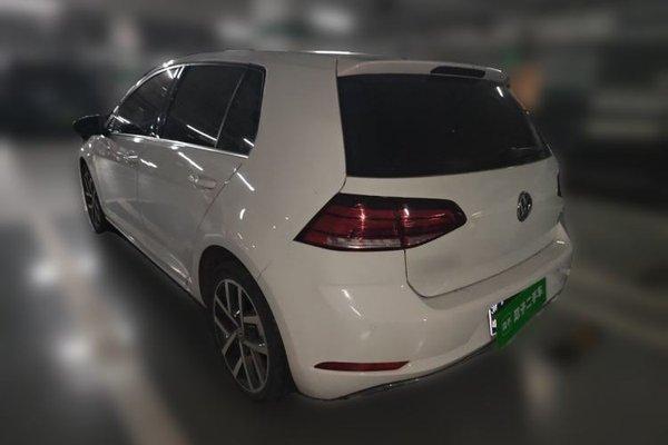 Volkswagen Golf 2020, 61400 км, за 9376 USD