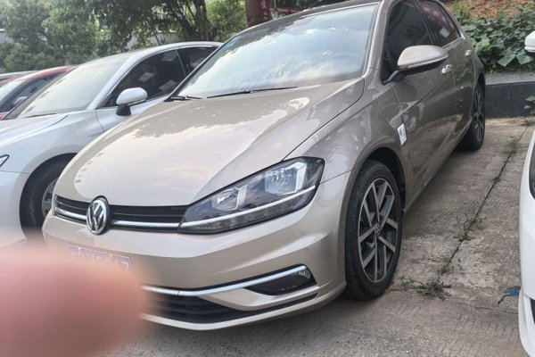 Volkswagen Golf · 2020 год