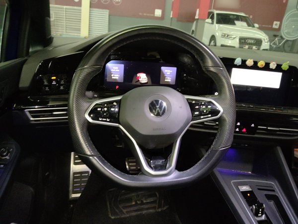 Volkswagen Golf 2021, 53500 км, за 15143 USD - фото 12