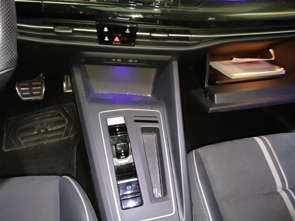 Volkswagen Golf 2021, 53500 км, за 15143 USD - фото 15