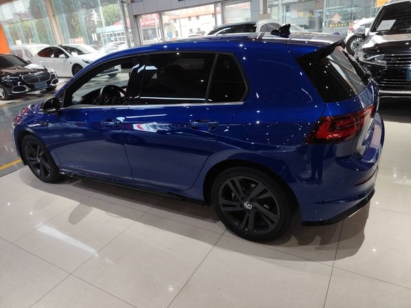 Volkswagen Golf 2021, 72900 км, за 14656 USD