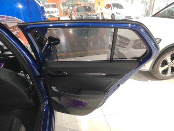 Volkswagen Golf 2021, 72900 км, за 14656 USD - фото 26