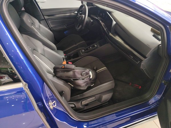 Volkswagen Golf 2021, 76100 км, за 16091 USD - фото 23