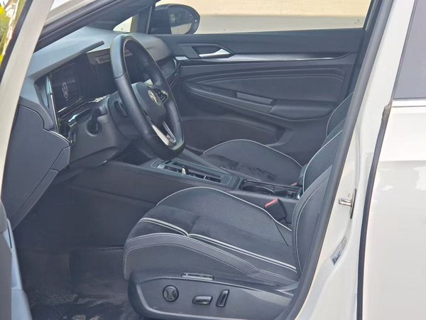 Volkswagen Golf 2021, 100300 км, за 13797 USD - фото 15