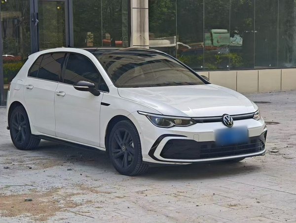 Volkswagen Golf 2021, 100300 км, за 13797 USD
