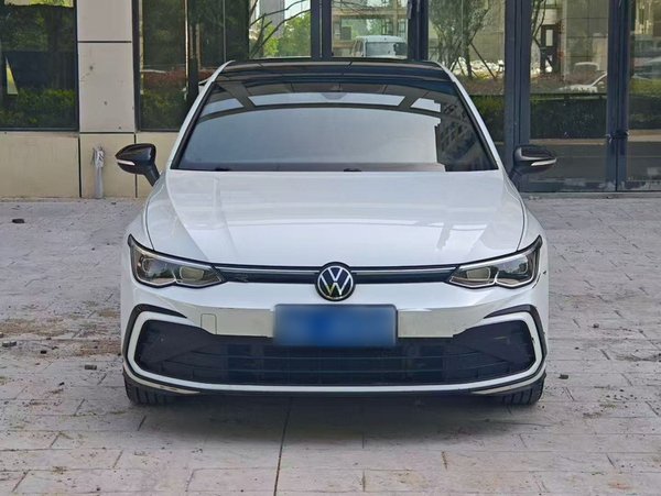 Volkswagen Golf 2021, 100300 км, за 13797 USD