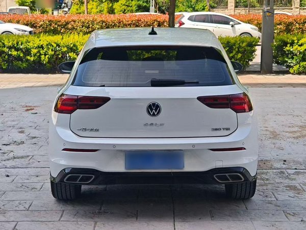 Volkswagen Golf 2021, 100300 км, за 13797 USD
