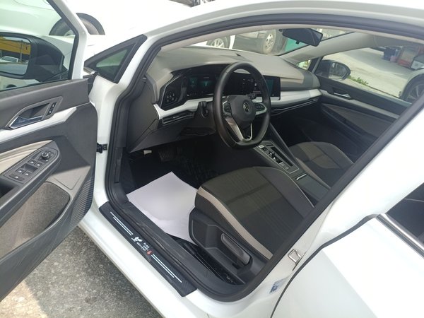 Volkswagen Golf 2021, 112800 км, за 12586 USD - фото 15