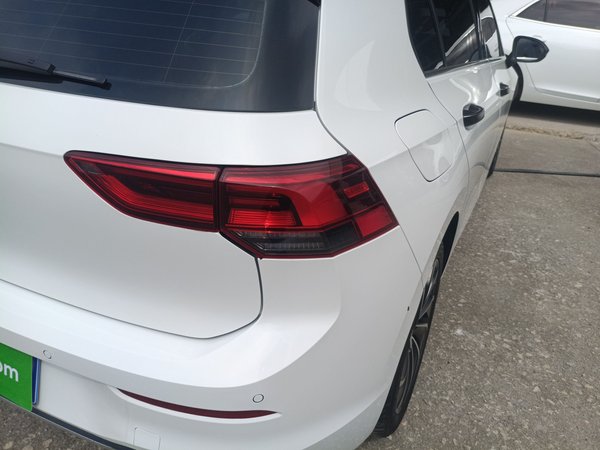 Volkswagen Golf 2021, 112800 км, за 12586 USD