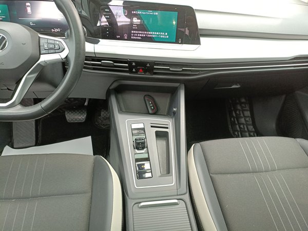 Volkswagen Golf 2021, 112800 км, за 12586 USD - фото 21