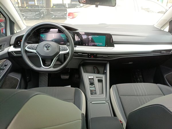 Volkswagen Golf 2021, 112800 км, за 12586 USD - фото 19