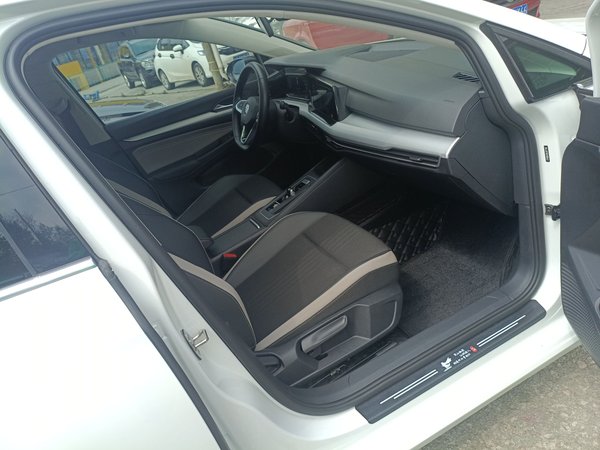 Volkswagen Golf 2021, 112800 км, за 12586 USD - фото 20