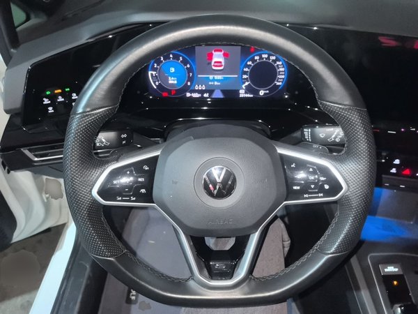 Volkswagen Golf 2021, 23100 км, за 13773 USD - фото 11