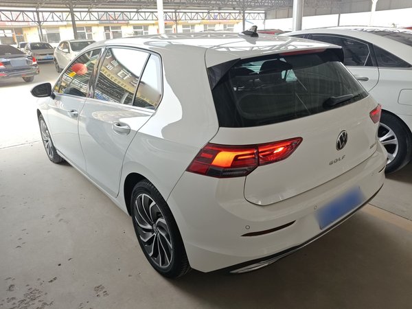 Volkswagen Golf · 2021 год