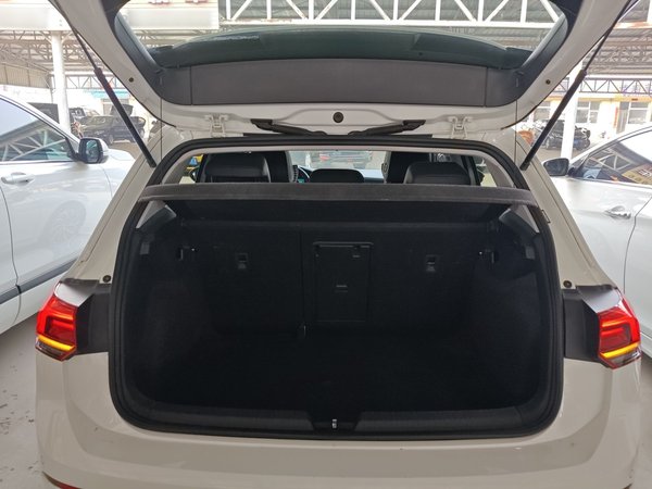 Volkswagen Golf 2021, 26000 км, за 15799 USD - фото 14