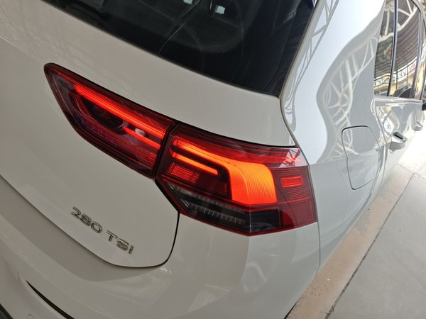 Volkswagen Golf 2021, 26000 км, за 15799 USD