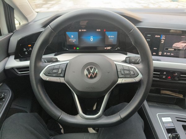 Volkswagen Golf 2021, 29800 км, за 15285 USD - фото 10